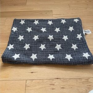Star Patterned Gray Blanket